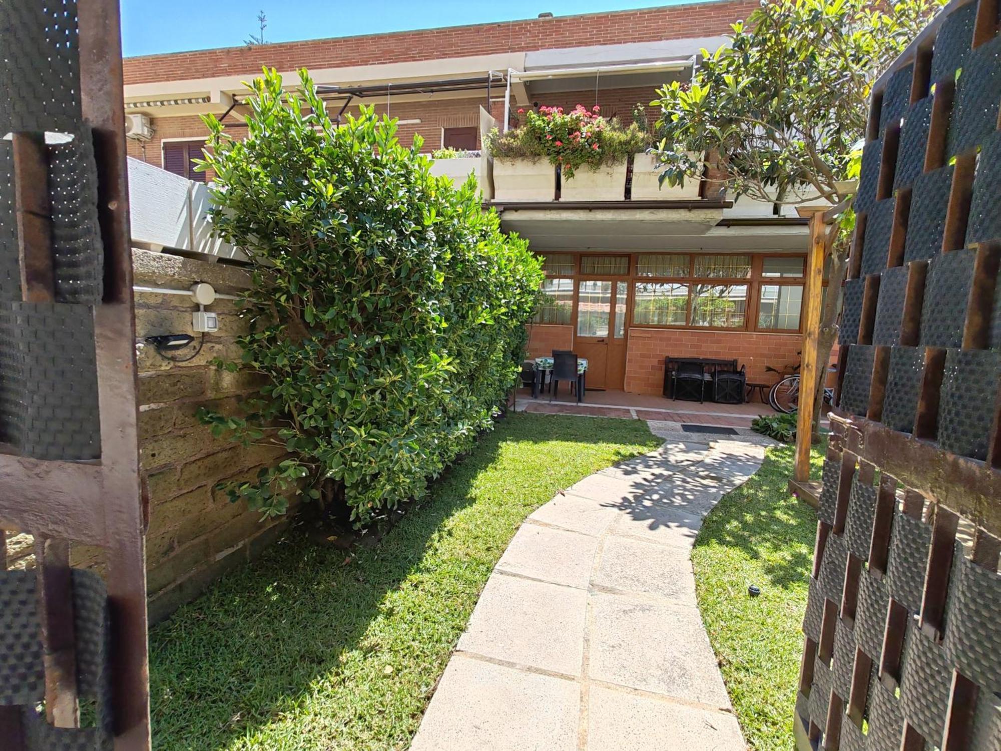 Ostia Home Exteriör bild